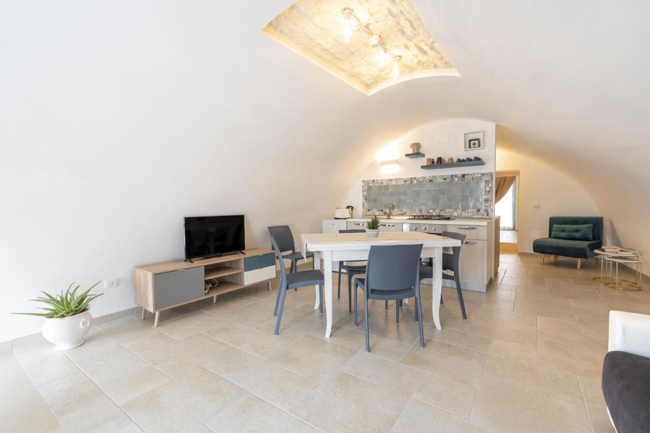 Suite La Scala Del Borgo Cisternino Dış mekan fotoğraf